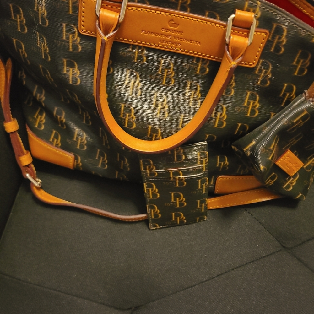 Authentic Dooney & Bourke Florentine bag & coin purse